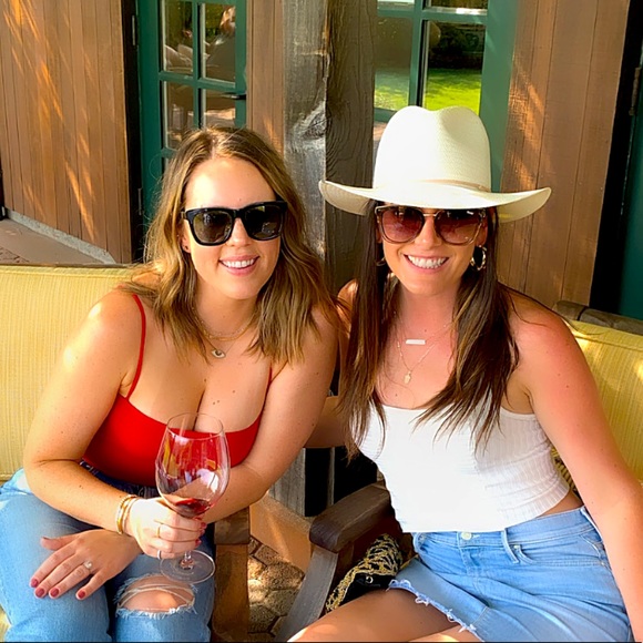 Meet your Posher, Emily - Picture 1 of 1